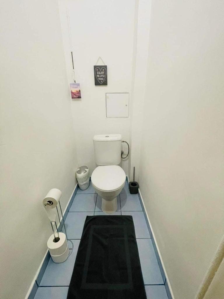 Lovely 2Bdr In Center, Wifi & Self-Check In Pozsony Kültér fotó